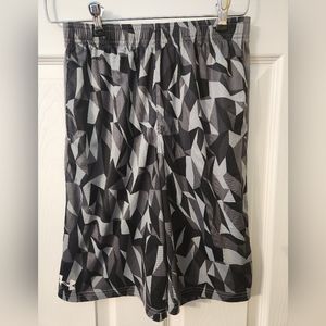Under Armour Boy's Heatgear Shorts Printed Gray/Black Size Youth Large NWOT